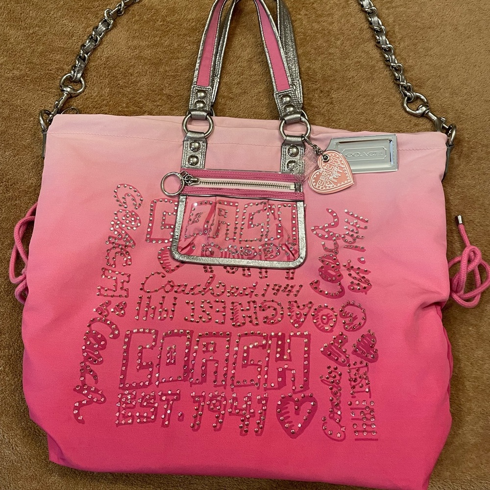 COACH POPPY STORYPATCH PINK
OMBRE CRYSTALS. XL TOTE BAG RARE. LIMITED EDITION